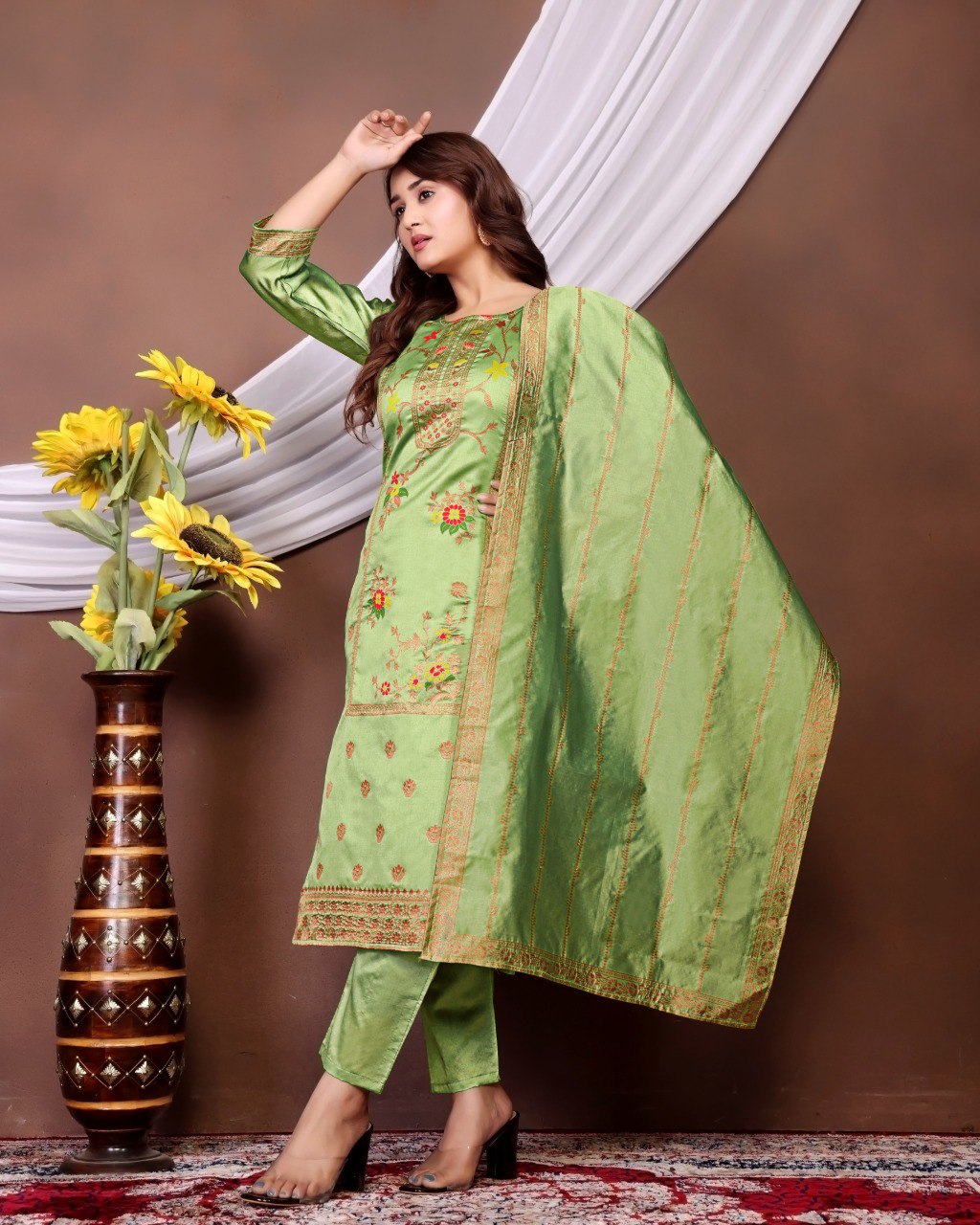Introducing New Kurti Dupatta & Bottom Set πβ¨